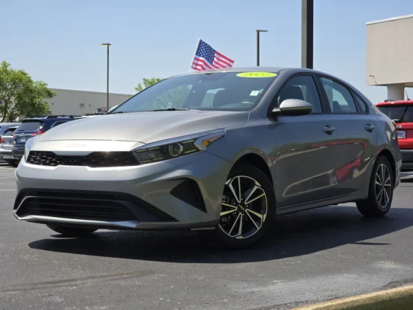 2022 Kia Forte LXS - Image 4
