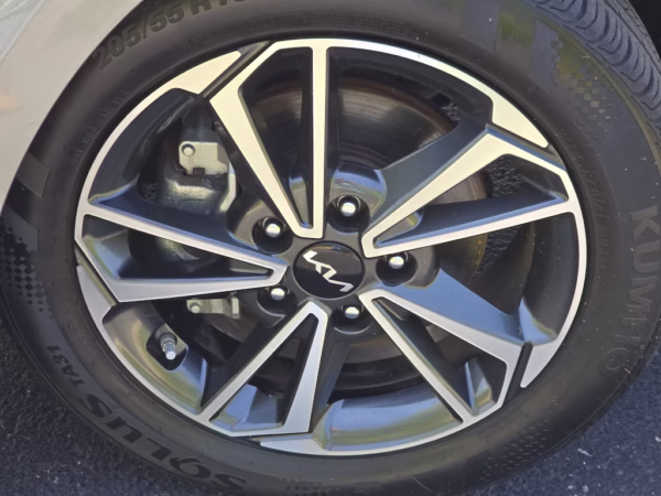 2022 Kia Forte LXS - Image 3