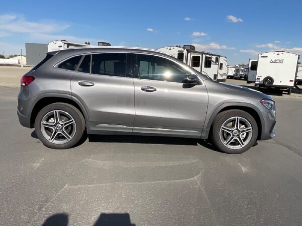 2021 MERCEDES GLA 250 4MATIC - Image 10