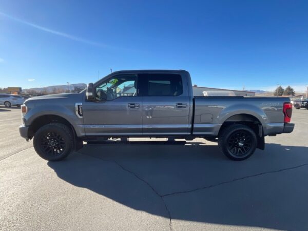 2022 FORD F350 LARIAT - Image 6