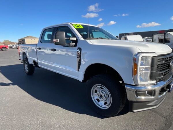 2023 FORD F350 XL - Image 10