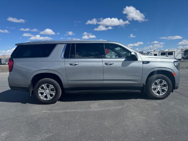 2023 GMC YUKON XL SLE