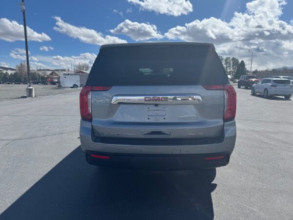 2023 GMC YUKON XL SLE - Image 6