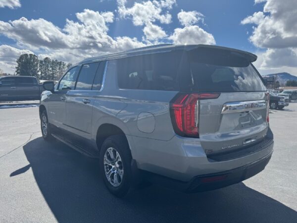 2023 GMC YUKON XL SLE - Image 2