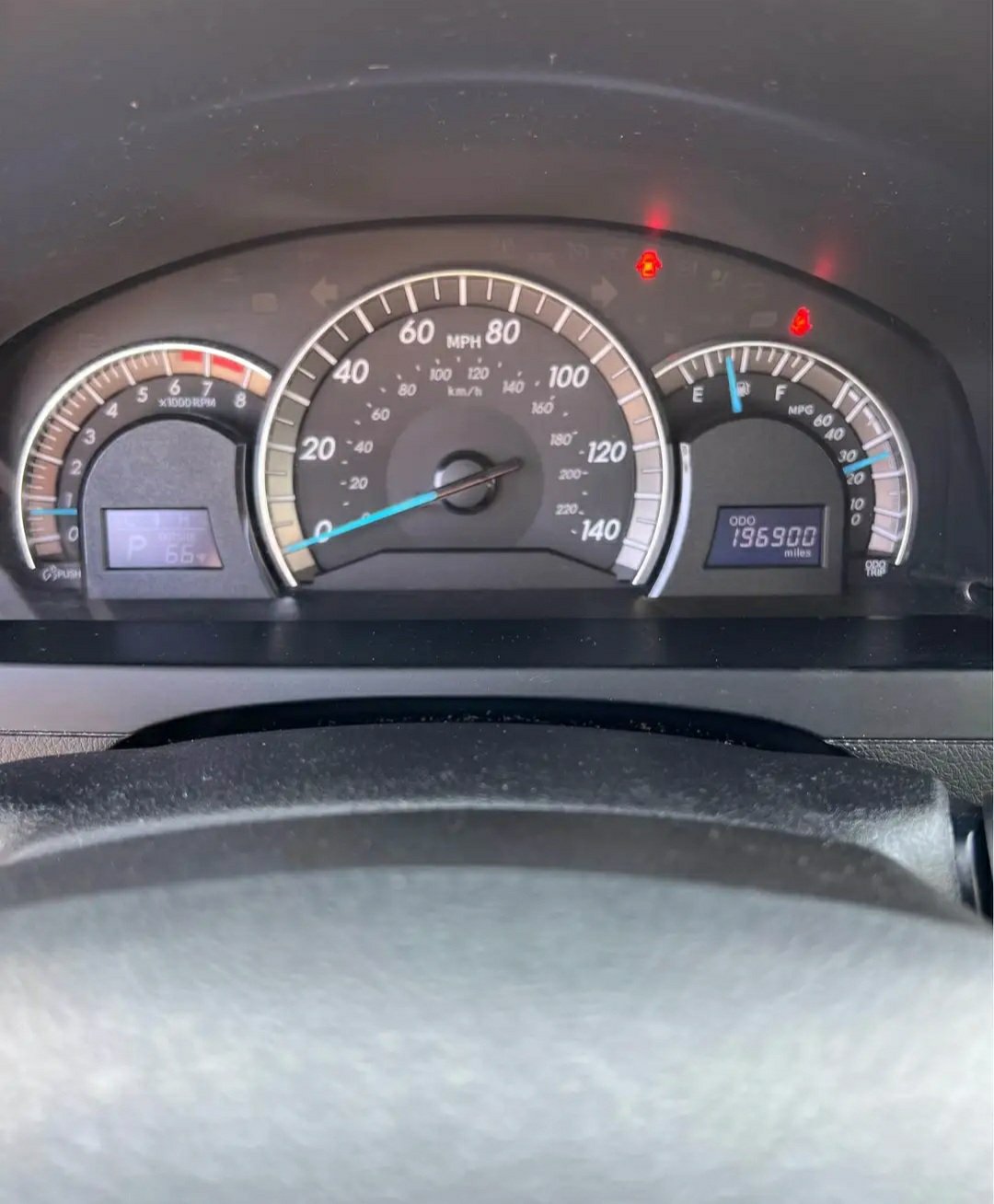 2014 Toyota Camry · SE Nightshade Edition Sedan 4D - Image 11