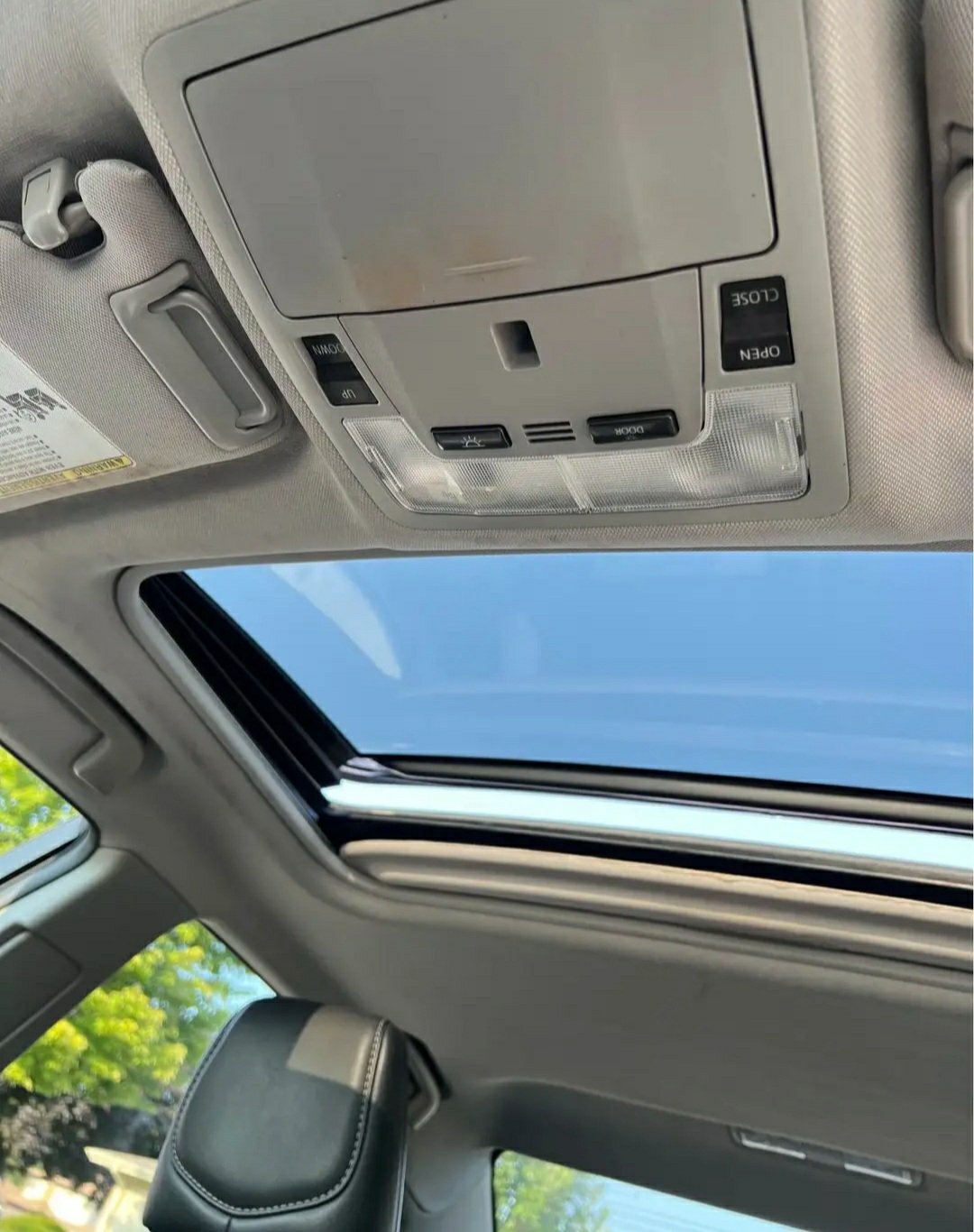 2014 Toyota Camry · SE Nightshade Edition Sedan 4D - Image 14