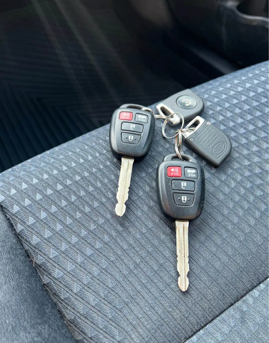 2014 Toyota Camry · SE Nightshade Edition Sedan 4D - Image 17