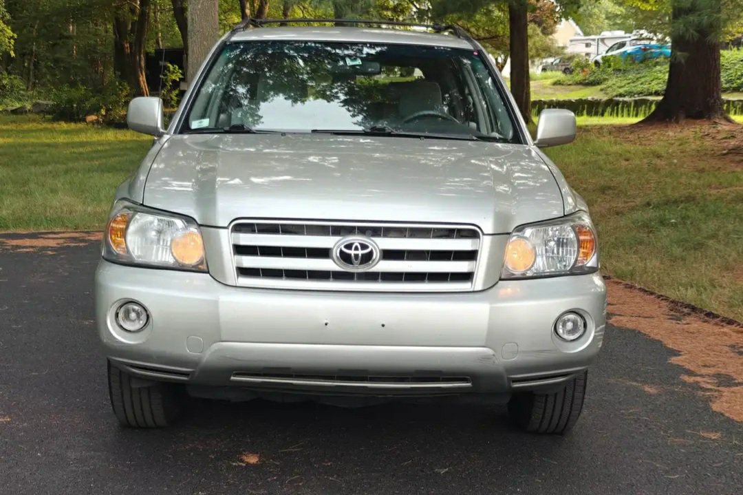2005 Toyota Highlander with 3rd row - Image 7
