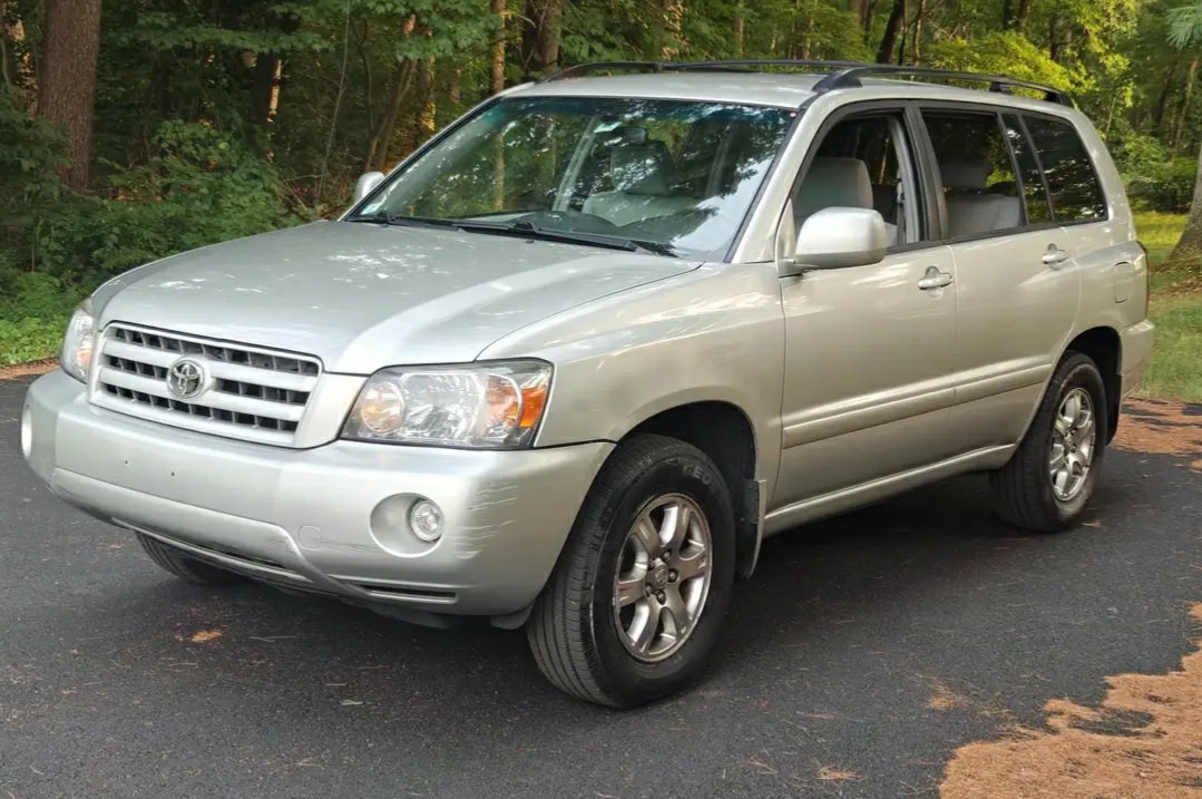 2005 Toyota Highlander with 3rd row - Image 9