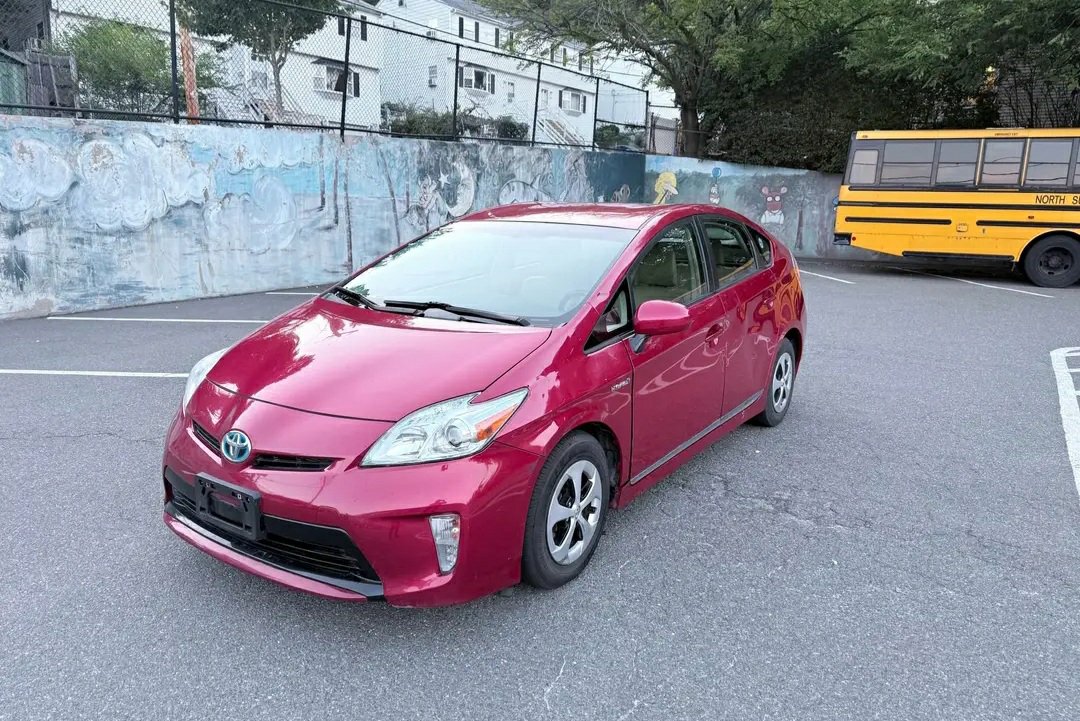 2013 Toyota Prius · Hatchback 4D