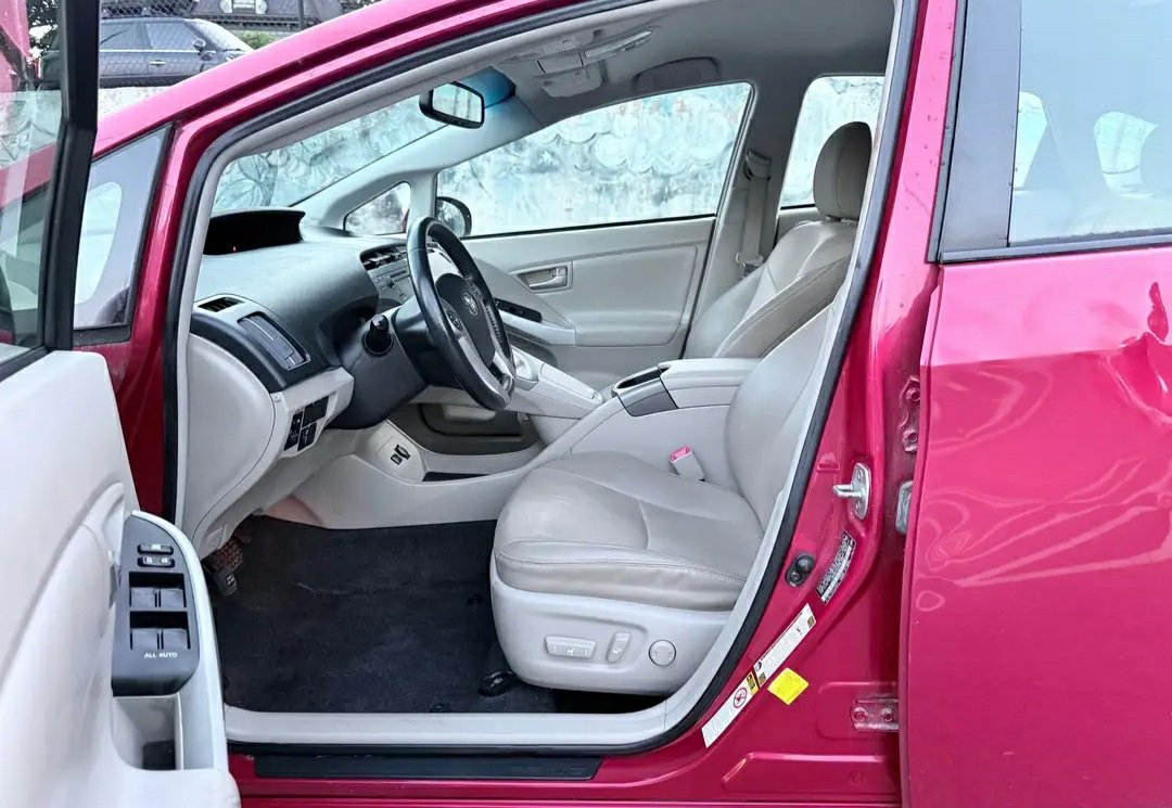 2013 Toyota Prius · Hatchback 4D - Image 15