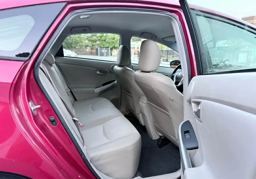 2013 Toyota Prius · Hatchback 4D - Image 6