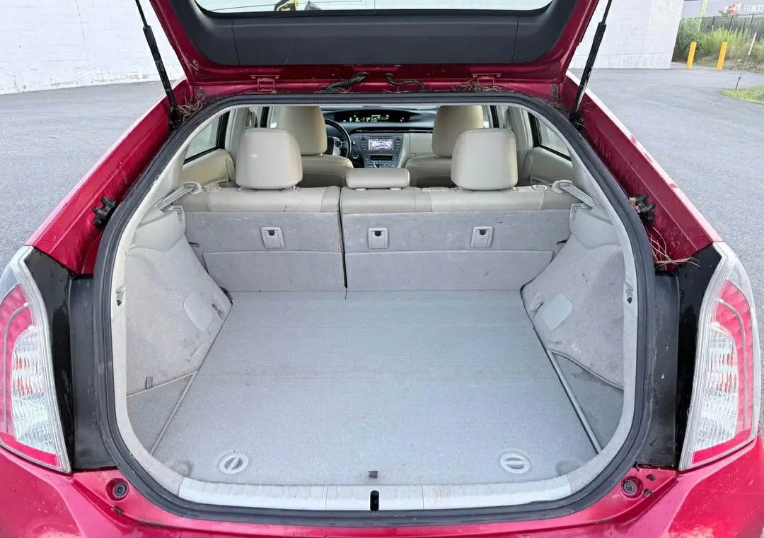 2013 Toyota Prius · Hatchback 4D - Image 9