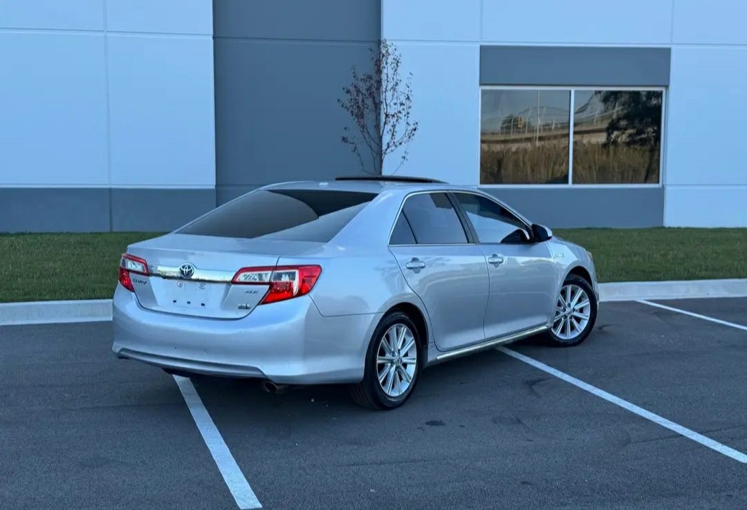 2012 Toyota Camry Hybrid XLE 2.5L Engine - Image 12