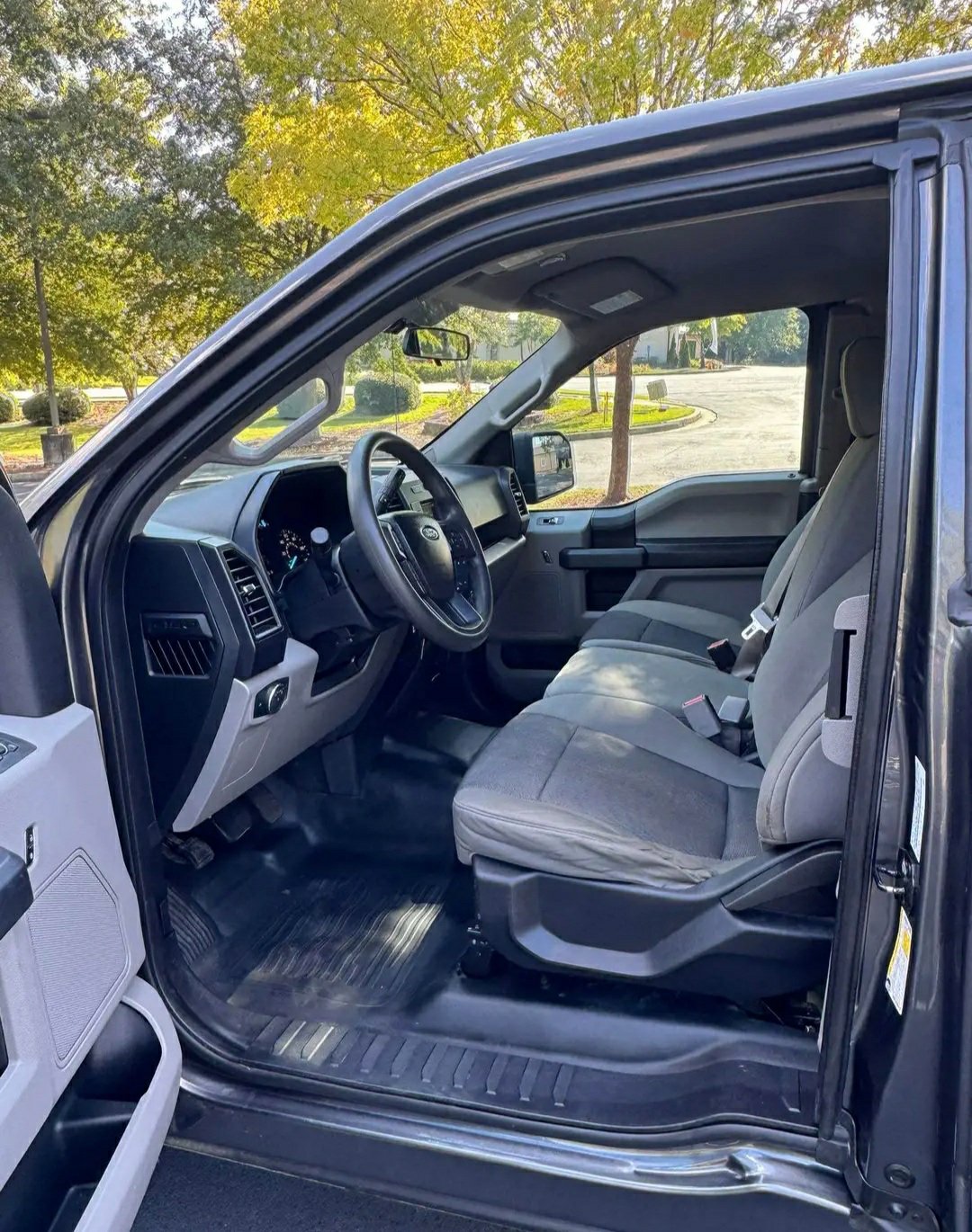 2017 Ford F-150 · XL Pickup 2D 6 1/2 ft - Image 10