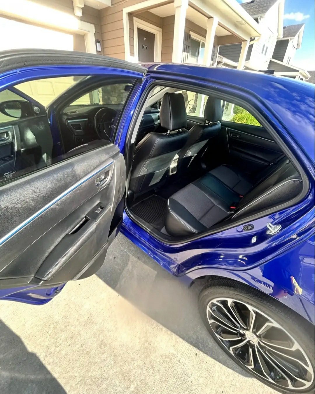 2015 Toyota Corolla · Sedan S - Image 4