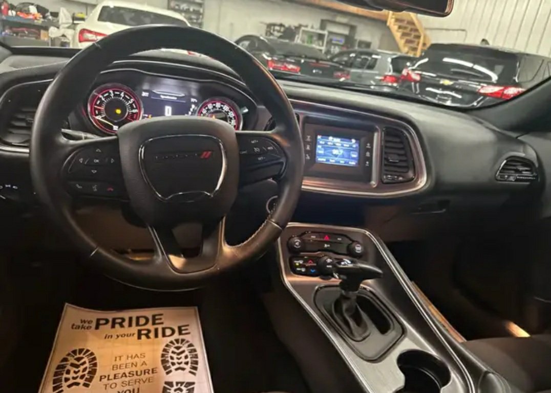 2015 Dodge Challenger SXT
Coupe
97k mile - Image 8