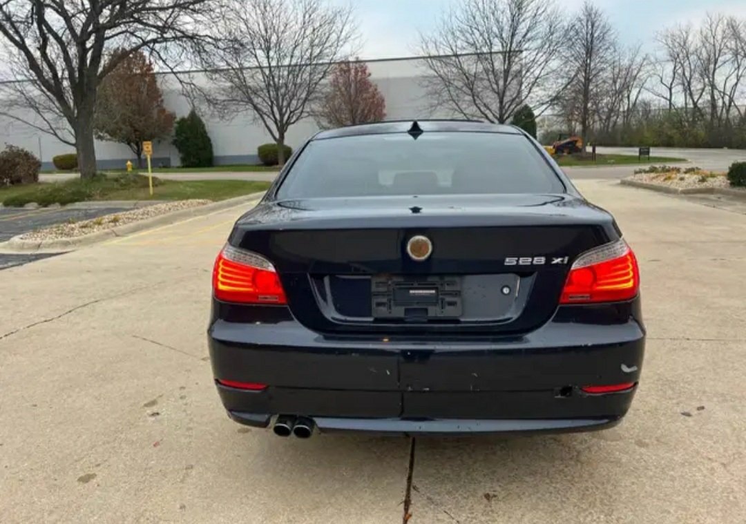 2008 BMW Series 5  528xi SEDAN 4Dr - Image 9