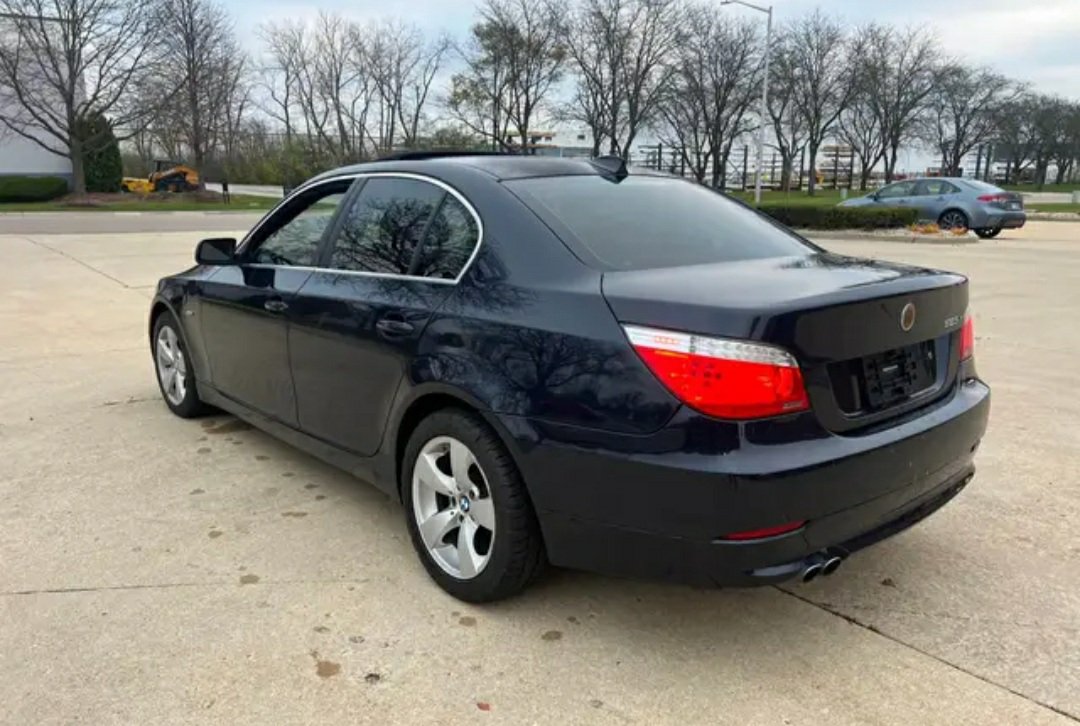 2008 BMW Series 5  528xi SEDAN 4Dr - Image 3