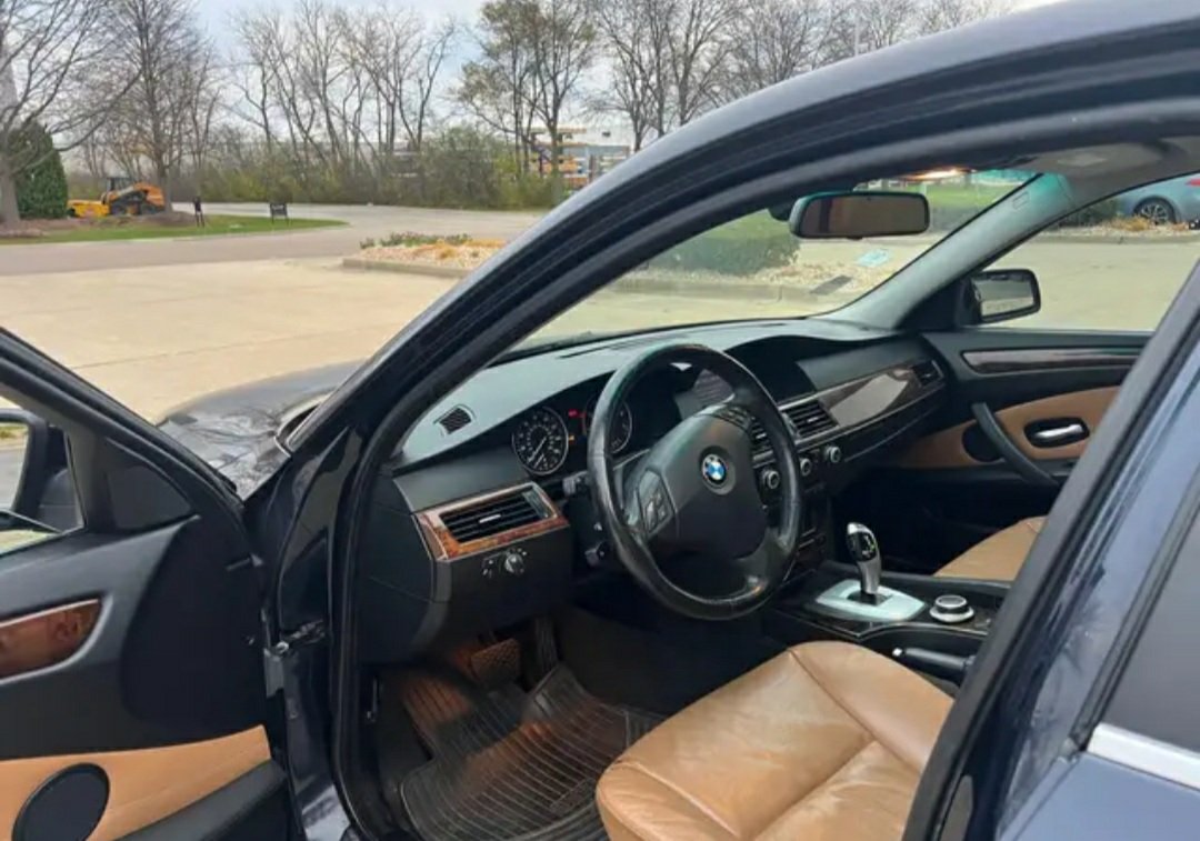 2008 BMW Series 5  528xi SEDAN 4Dr - Image 16