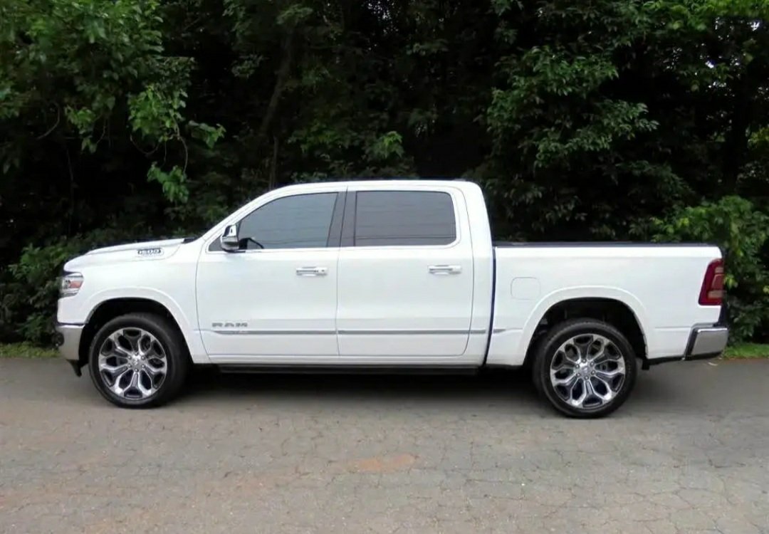 2019 RAM 1500 Limited 4x4 Crew Cab - Image 5