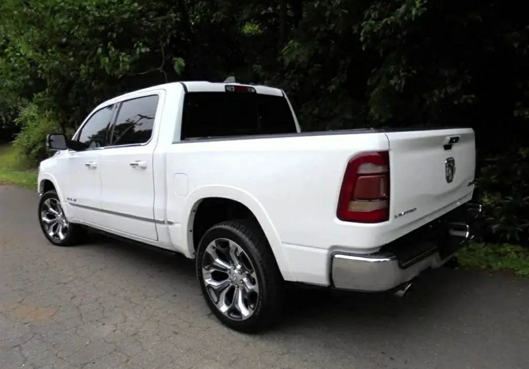 2019 RAM 1500 Limited 4x4 Crew Cab - Image 6