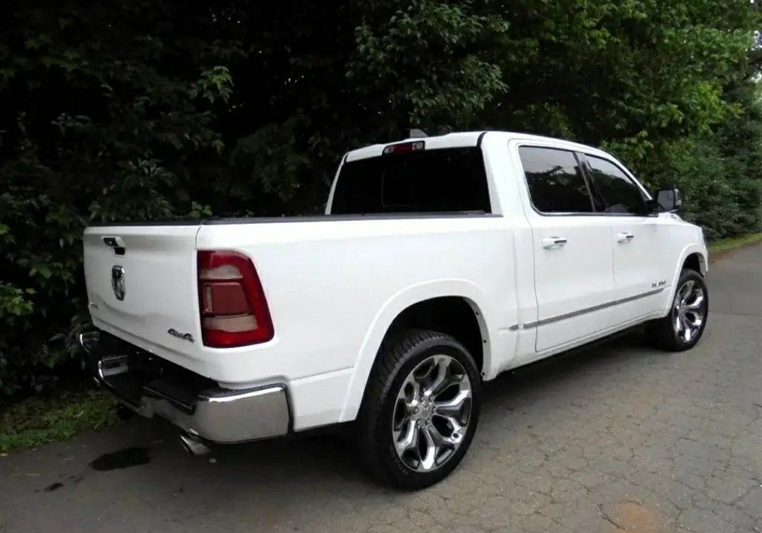 2019 RAM 1500 Limited 4x4 Crew Cab - Image 3