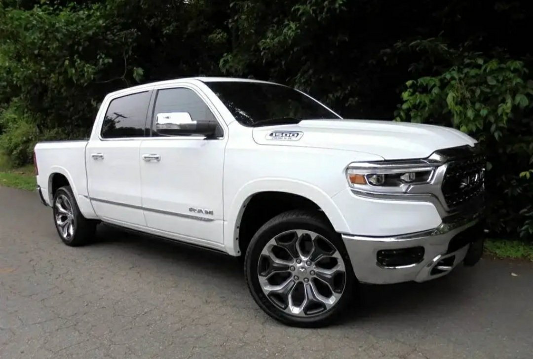 2019 RAM 1500 Limited 4x4 Crew Cab - Image 2