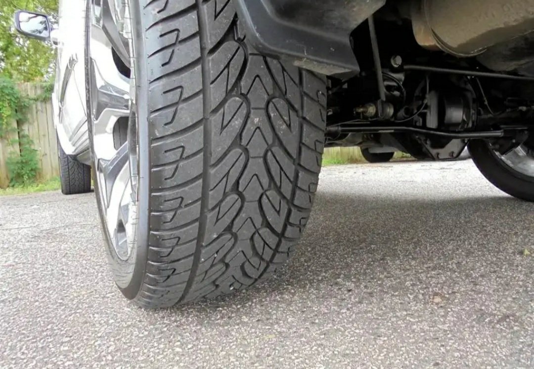 2019 RAM 1500 Limited 4x4 Crew Cab - Image 11