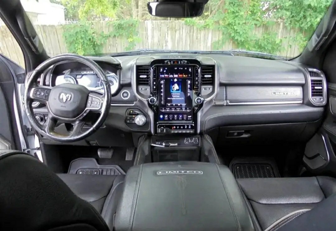 2019 RAM 1500 Limited 4x4 Crew Cab - Image 12